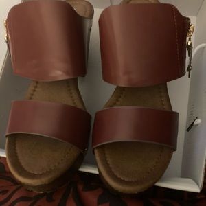 Brand new faux wood sandals